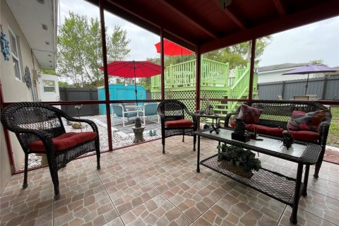 Casa en venta en Deltona, Florida, 3 dormitorios, 125.98 m2 № 1803790 - foto 28