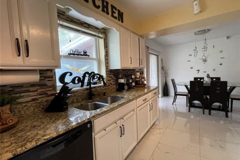 Casa en venta en Deltona, Florida, 3 dormitorios, 125.98 m2 № 1803790 - foto 14
