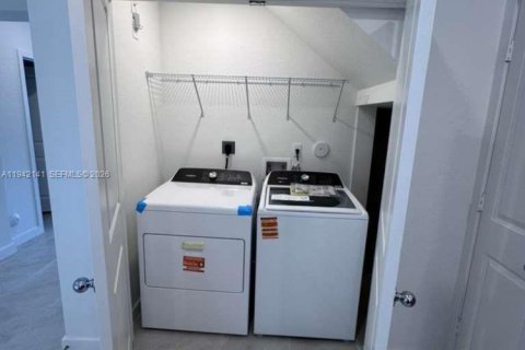 Adosado en alquiler en Florida City, Florida, 3 dormitorios, 128.21 m2 № 1999121 - foto 8