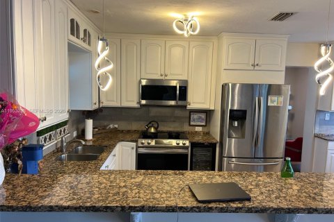 Villa ou maison à vendre à Plantation, Floride: 3 chambres, 155.61 m2 № 2008831 - photo 14