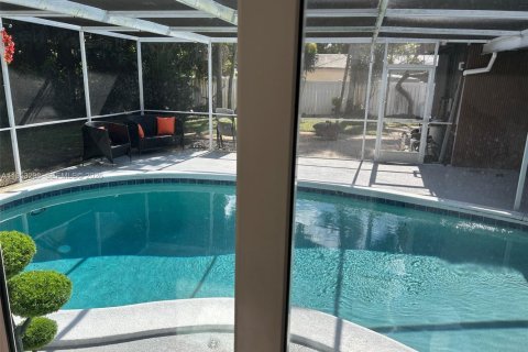 Villa ou maison à vendre à Plantation, Floride: 3 chambres, 155.61 m2 № 2008831 - photo 2