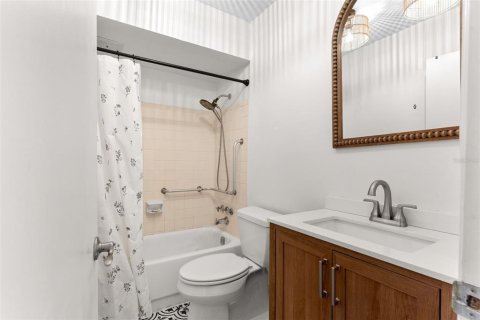 Condo in Seminole, Florida, 2 bedrooms № 2200763 - photo 7