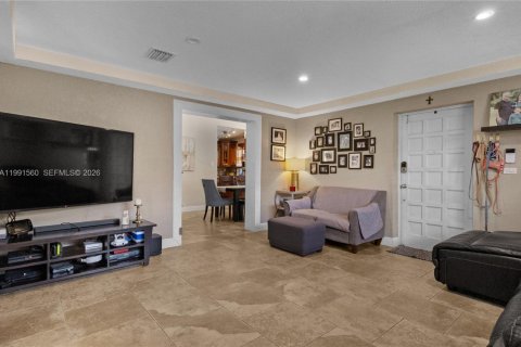 Купить виллу или дом в Майами, Флорида 3 спальни, 149.29м2, № 2052695 - фото 2