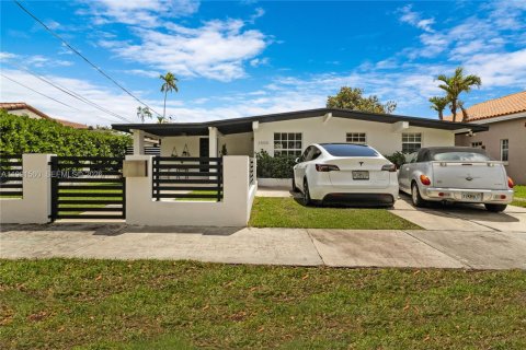 Купить виллу или дом в Майами, Флорида 3 спальни, 149.29м2, № 2052695 - фото 7