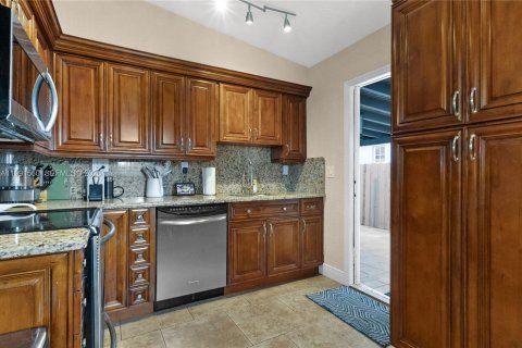 Купить виллу или дом в Майами, Флорида 3 спальни, 149.29м2, № 2052695 - фото 22