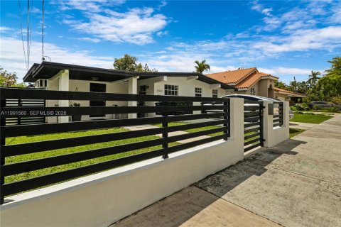 Купить виллу или дом в Майами, Флорида 3 спальни, 149.29м2, № 2052695 - фото 9