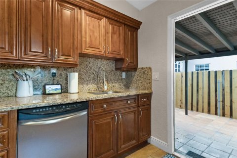 Купить виллу или дом в Майами, Флорида 3 спальни, 149.29м2, № 2052695 - фото 23