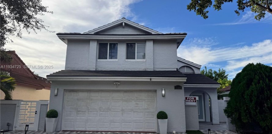 Casa en Hialeah, Florida 3 dormitorios, 187.94 m2 № 1992924