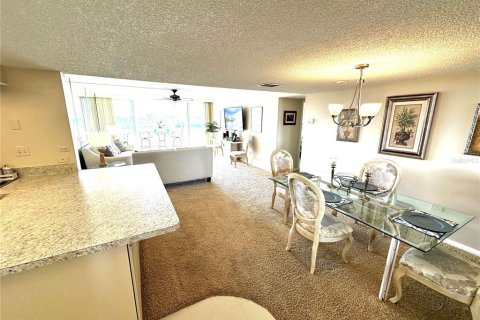 Condominio en alquiler en Treasure Island, Florida, 2 dormitorios, 121.52 m2 № 1908045 - foto 5