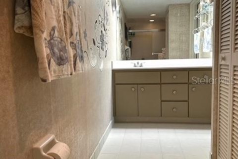 Condominio en alquiler en Treasure Island, Florida, 2 dormitorios, 121.52 m2 № 1908045 - foto 13