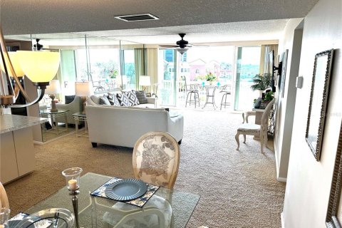 Condominio en alquiler en Treasure Island, Florida, 2 dormitorios, 121.52 m2 № 1908045 - foto 6