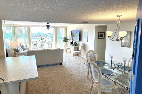 Condominio en alquiler en Treasure Island, Florida, 2 dormitorios, 121.52 m2 № 1908045 - foto 2
