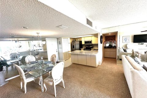 Condominio en alquiler en Treasure Island, Florida, 2 dormitorios, 121.52 m2 № 1908045 - foto 8