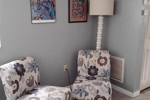 House in Gainesville, Florida 5 bedrooms, 278.24 sq.m. № 2113332 - photo 30