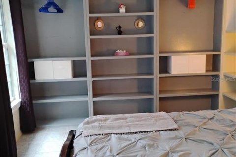 House in Gainesville, Florida 5 bedrooms, 278.24 sq.m. № 2113332 - photo 29