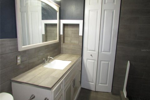 Townhouse in Tampa, Florida 2 bedrooms, 93.37 sq.m. № 1866013 - photo 12