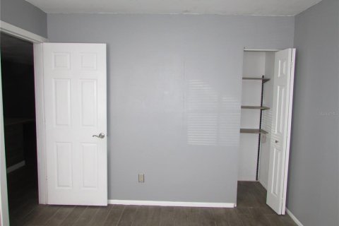 Townhouse in Tampa, Florida 2 bedrooms, 93.37 sq.m. № 1866013 - photo 8