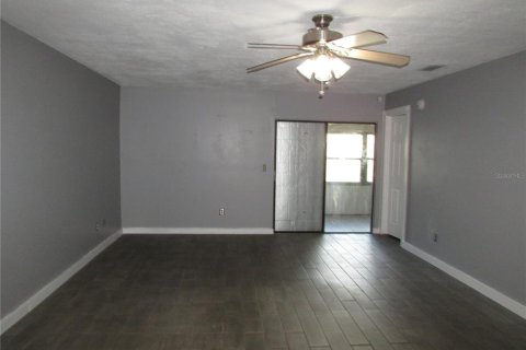 Townhouse in Tampa, Florida 2 bedrooms, 93.37 sq.m. № 1866013 - photo 7