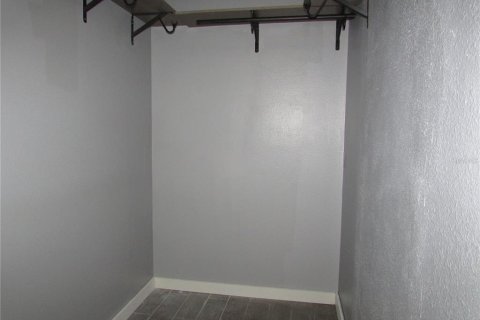 Townhouse in Tampa, Florida 2 bedrooms, 93.37 sq.m. № 1866013 - photo 18