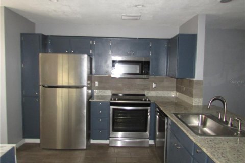 Townhouse in Tampa, Florida 2 bedrooms, 93.37 sq.m. № 1866013 - photo 4