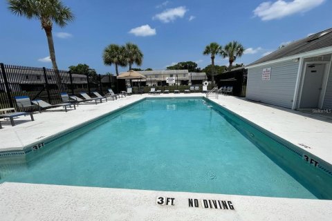 Townhouse in Tampa, Florida 2 bedrooms, 93.37 sq.m. № 1866013 - photo 2