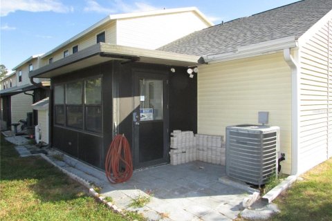 Townhouse in Tampa, Florida 2 bedrooms, 93.37 sq.m. № 1866013 - photo 22