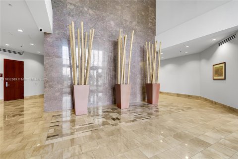 Propiedad comercial en venta en Doral, Florida № 1934936 - foto 13