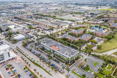 Propiedad comercial en venta en Doral, Florida № 1934936 - foto 7