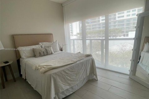 Купить кондоминиум в Майами, Флорида 2 спальни, 87.14м2, № 1957895 - фото 12