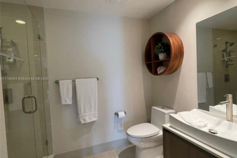 Купить кондоминиум в Майами, Флорида 2 спальни, 87.14м2, № 1957895 - фото 11