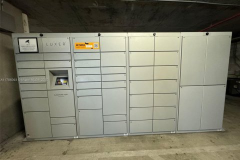 Купить кондоминиум в Майами, Флорида 2 спальни, 87.14м2, № 1957895 - фото 19