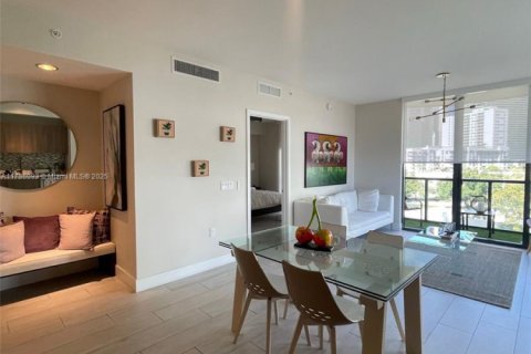 Купить кондоминиум в Майами, Флорида 2 спальни, 87.14м2, № 1957895 - фото 4