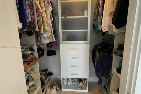 Купить кондоминиум в Майами, Флорида 2 спальни, 87.14м2, № 1957895 - фото 9