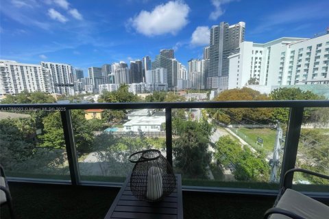 Купить кондоминиум в Майами, Флорида 2 спальни, 87.14м2, № 1957895 - фото 1