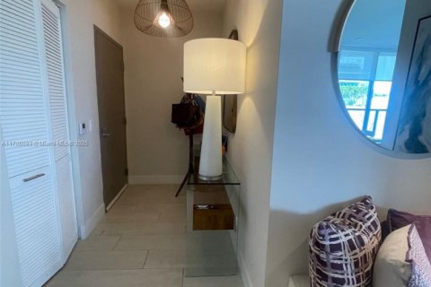 Купить кондоминиум в Майами, Флорида 2 спальни, 87.14м2, № 1957895 - фото 3