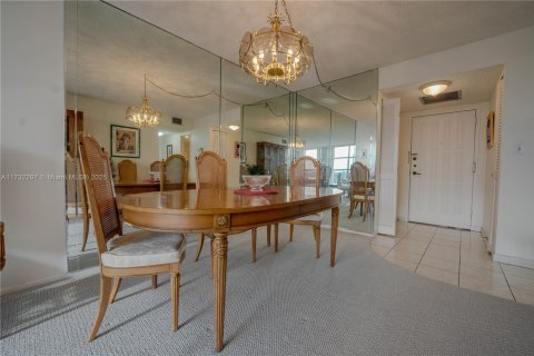 Condo in Hallandale Beach, Florida, 1 bedroom  № 1481844 - photo 6