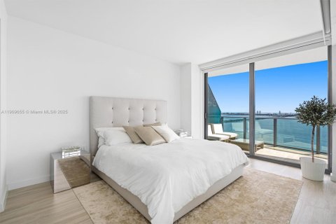 Condo in Miami, Florida, 3 bedrooms  № 1977128 - photo 13