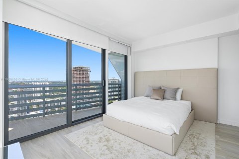 Condo in Miami, Florida, 3 bedrooms  № 1977128 - photo 16