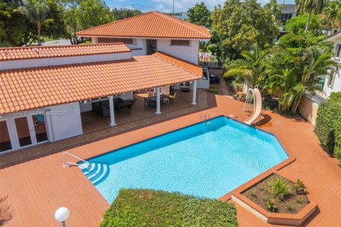 Casa en Miami, Florida 5 dormitorios, 448.72 m2 № 2315356