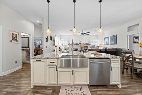 Casa en venta en Spring Hill, Florida, 4 dormitorios, 299.89 m2 № 1904040 - foto 6