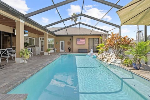 Casa en venta en Spring Hill, Florida, 4 dormitorios, 299.89 m2 № 1904040 - foto 12