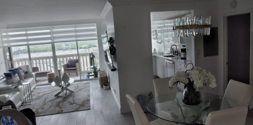 Кондоминиум с 2 спальнями в Авентура, Флорида № 2002527