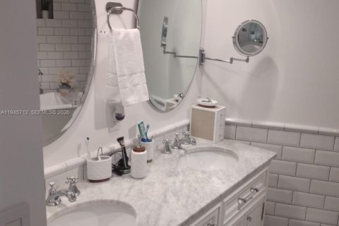 Снять в аренду кондоминиум в Авентура, Флорида 2 спальни, 105.91м2, № 2002527 - фото 8