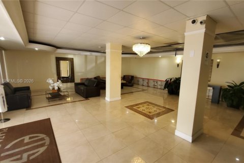 Copropriété à louer à Hallandale Beach, Floride: 1 chambre, 80.82 m2 № 2246939 - photo 14