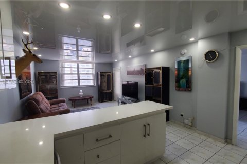 Copropriété à louer à Hallandale Beach, Floride: 1 chambre, 80.82 m2 № 2246939 - photo 17