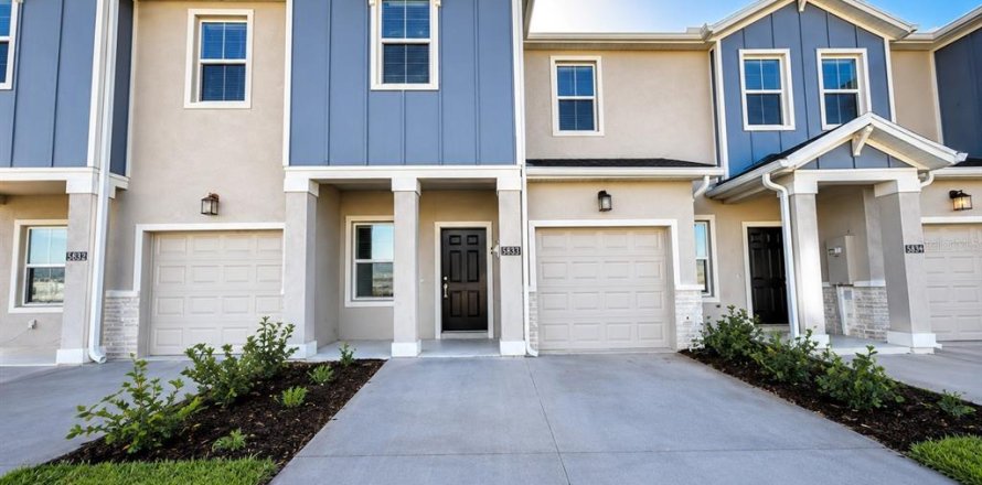 Touwnhouse à Clermont, Floride 3 chambres, 170.38 m2 № 2358283