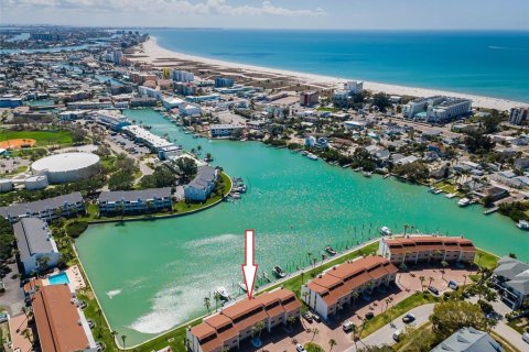 Touwnhouse à Treasure Island, Floride 3 chambres, 172.33 m2 № 2126533