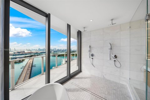 Condominio en alquiler en Miami Beach, Florida, 4 dormitorios № 1859419 - foto 10