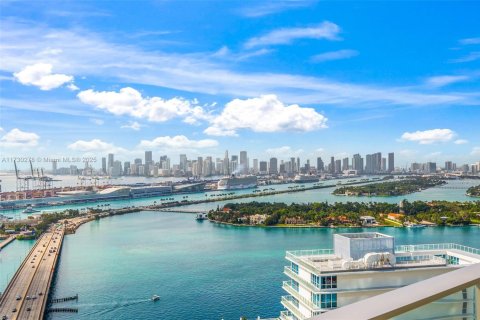 Condominio en alquiler en Miami Beach, Florida, 4 dormitorios № 1859419 - foto 24