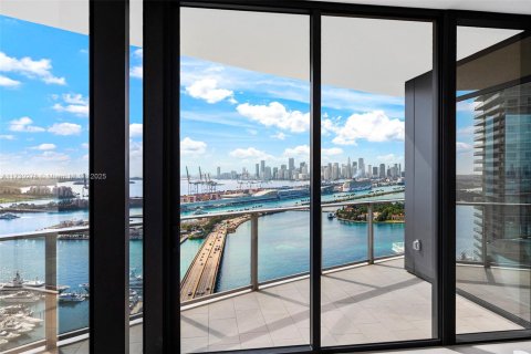 Condominio en alquiler en Miami Beach, Florida, 4 dormitorios № 1859419 - foto 18
